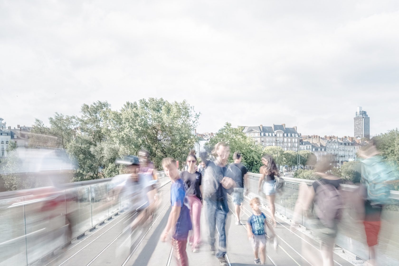 sur-le-fil-passerelle-schoelcher